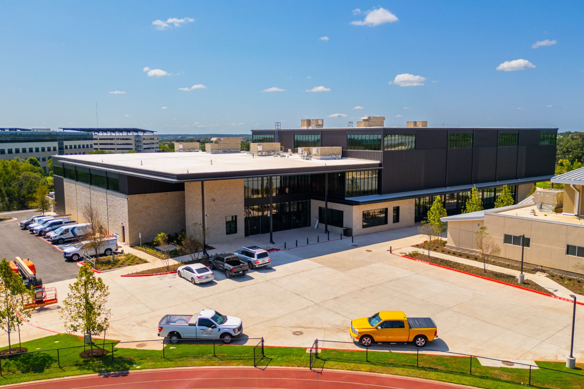 Overhead drone photo of Highlander Hall building on campus.